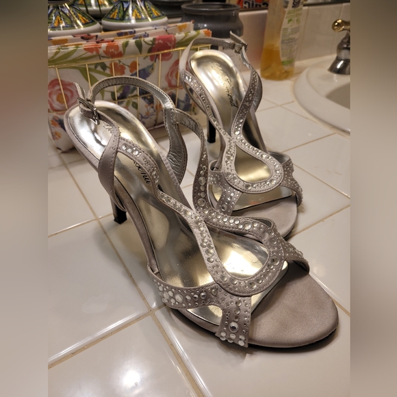 Lulu Townsend Shoes - Lulu Townsend Silver w/Rhinestones Heels 7